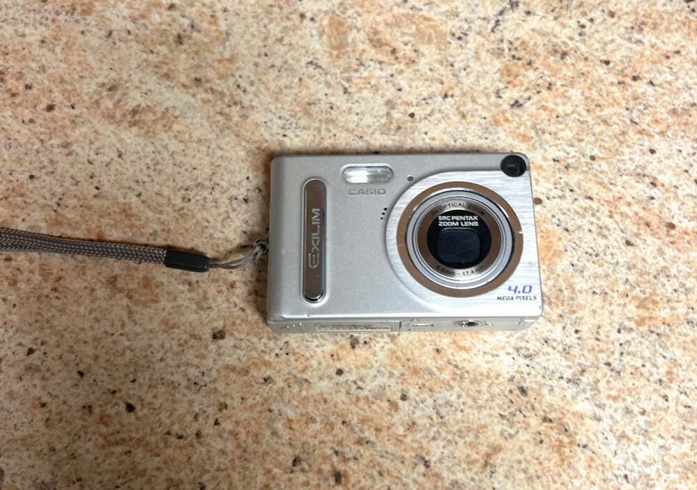 Casio Exilim EX-Z4 4.0 Megapixel Compact Digital Camera